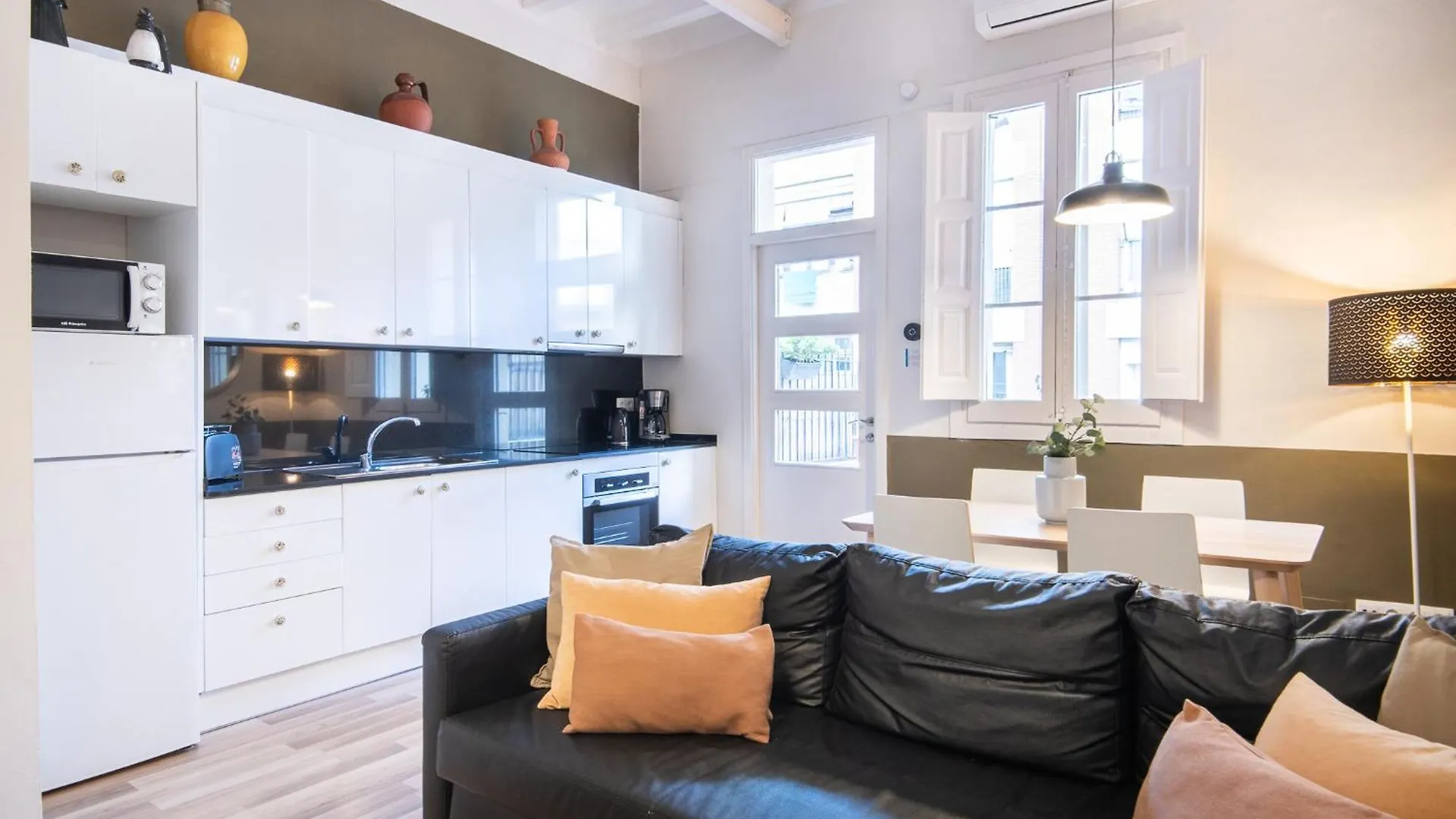 Oasis With A Sunny Terrace In The Heart Of Gracia Lejlighed Barcelona
